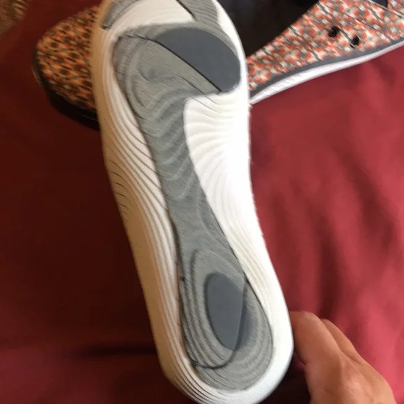 ⏰️LAST CHANCE⏰️Dr. Scholl’s slip-on shoes - Picture 4 of 6